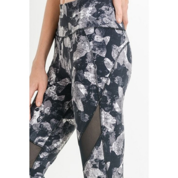 Monochrome Camo Print Highwaist Mesh Leggings - Picture 3 of 6